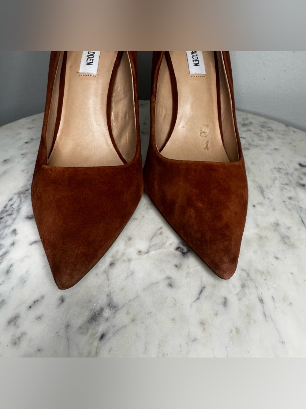 Steve Madden "Daisie" Heels Size 10
Suede brown shoes pointy toe - Picture 4 of 7
